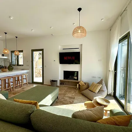 Elaia Villa